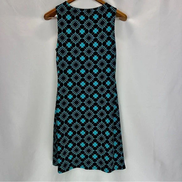 Little Black Dress with Pop of Color Sleeveless  Dress Size M Shift Sheath - Picture 15 of 16